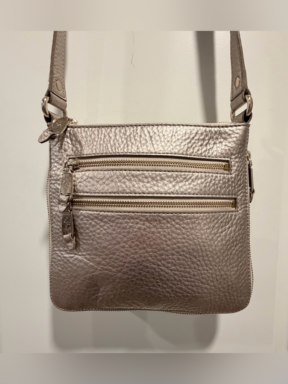 Y2K Cole Haan Village Sheila Metallic Silver Pebbled Leather Crossbody Bag